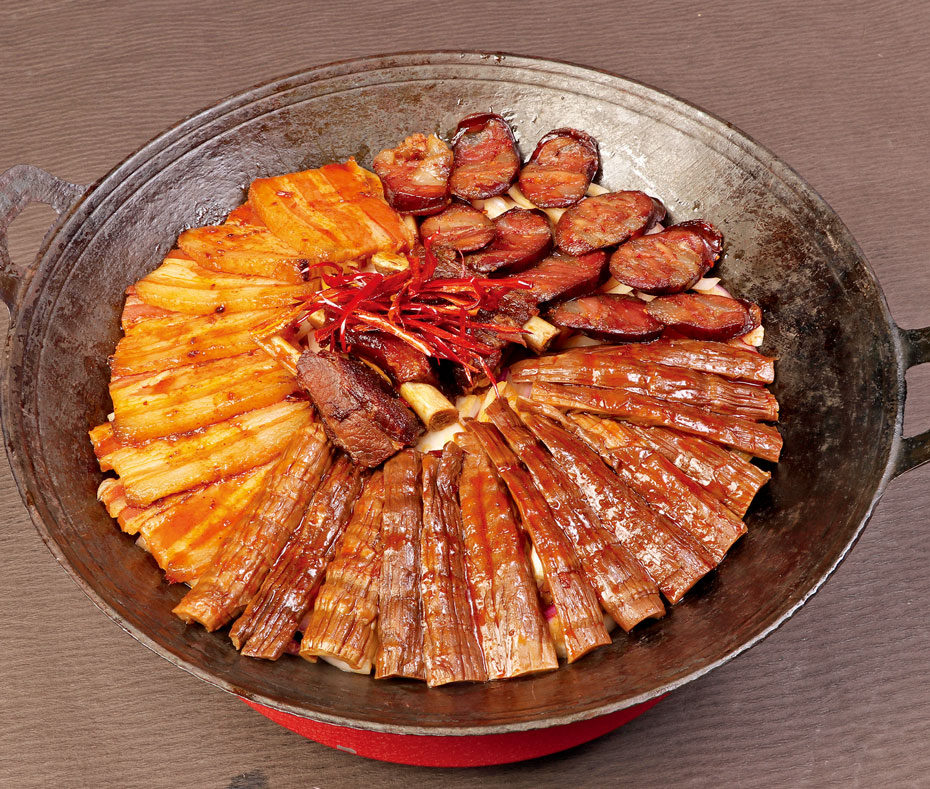 干锅腊味拼干笋 干锅腊味拼干笋
