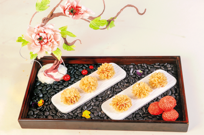 大厨四宝麻辣味干锅酱应用-河豚妃子笑·杏仁紫菜酥